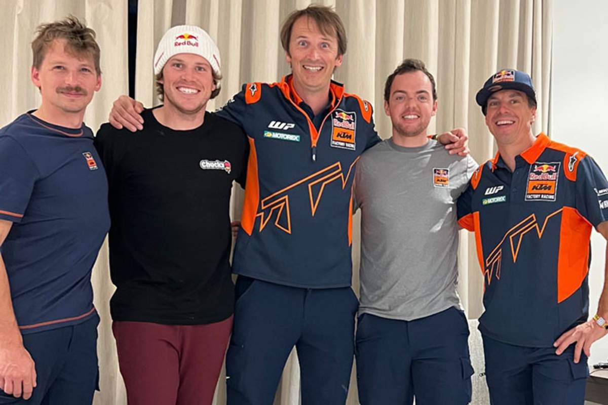 Am Sonntag: Tom Haider (Camper-Verantwortlicher und bester Freund von Matthias), Daniel Sanders (Camper-Buddy), Dr. Rainer Hochgatterer (KTM-Teamarzt), Matthias Walkner, David Denifl (KTM-Physiotherapeut und Walkners Physio)