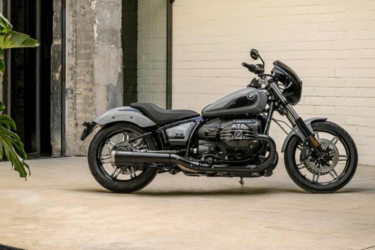 BMW R18, an der ein kleiner Teil des optional erhältlichen Zubehörs verbaut ist