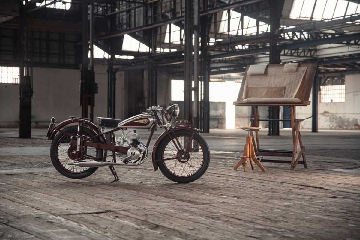 Das erste Motorrad von MV Agusta, die 98, war ein simpler Zweitakter zum Zwecke kostengünstiger Fortbewegung in der Nachkriegszeit