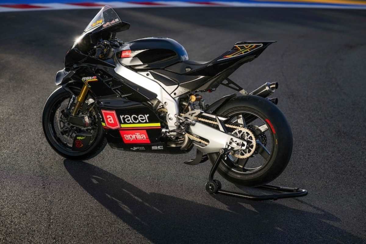 Die «X» leistet 230 PS und versteht sich als ultimative Replik eines aktuellen MotoGP-Prototyps