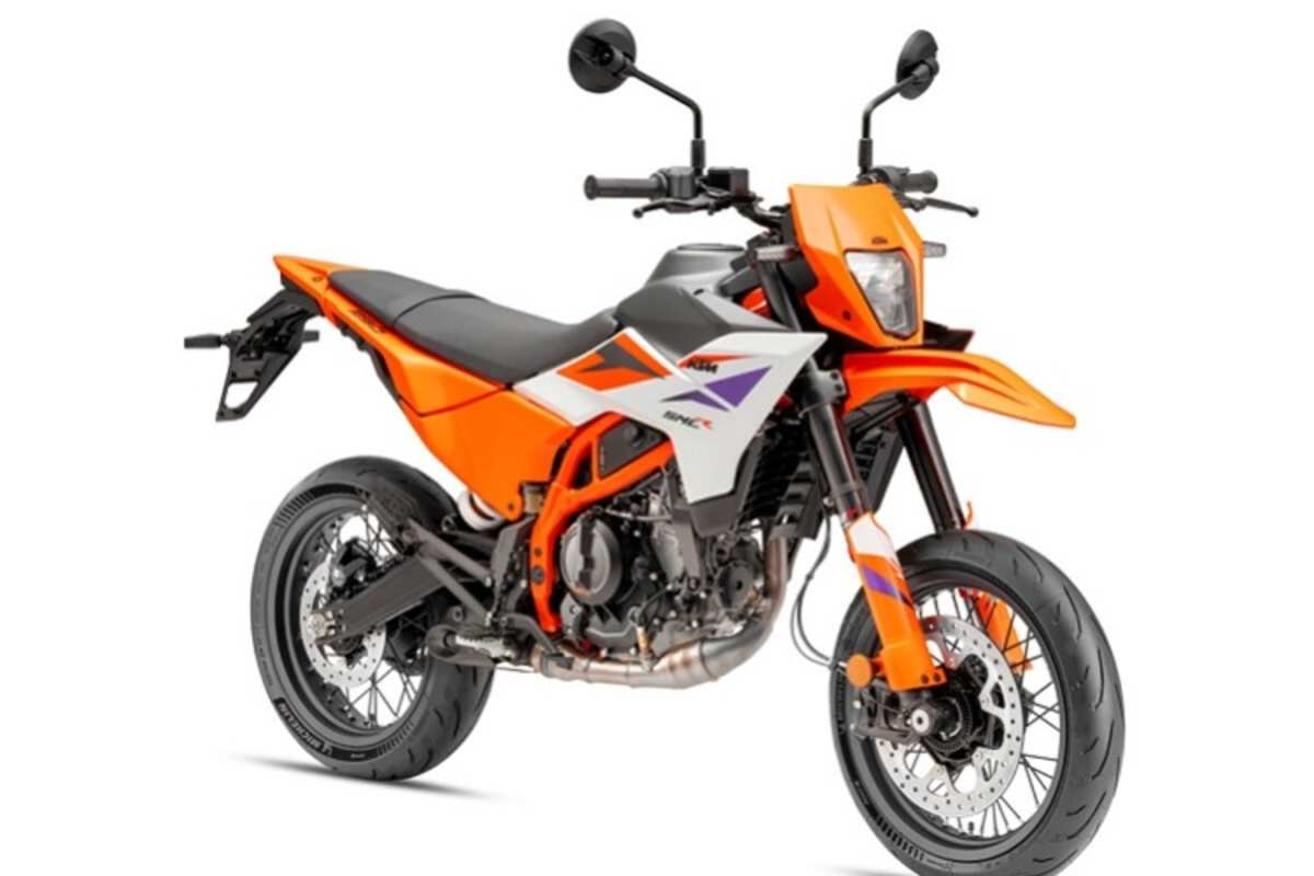 390er Version, unter anderem erkennbar an den Drahtspeichenrädern