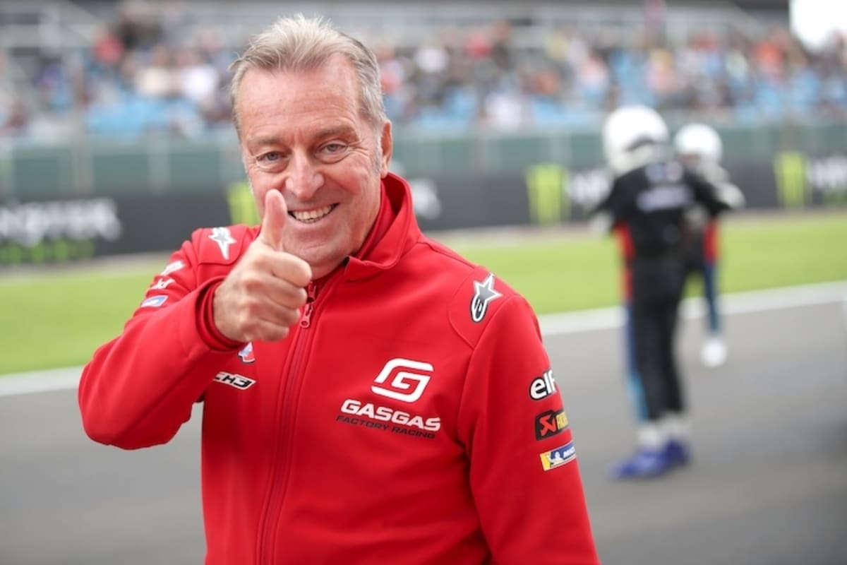 Daumen hoch für den Saisonstart. Hervé Poncheral glaubt ans neue Bike und an sein Team