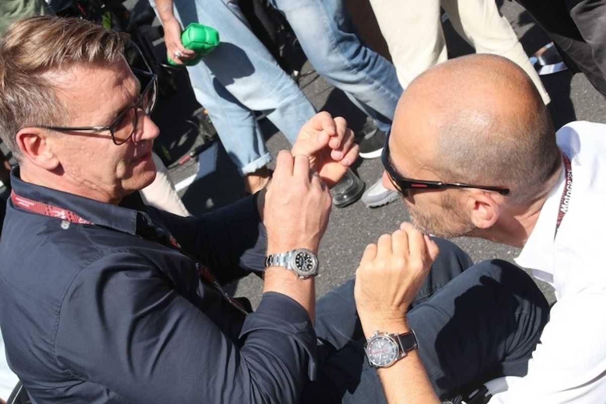 Nicht nur die Fahrer sind oft nah beisammen. Pit Beirer im Austausch mit Ducati CEO Claudio Domenicali