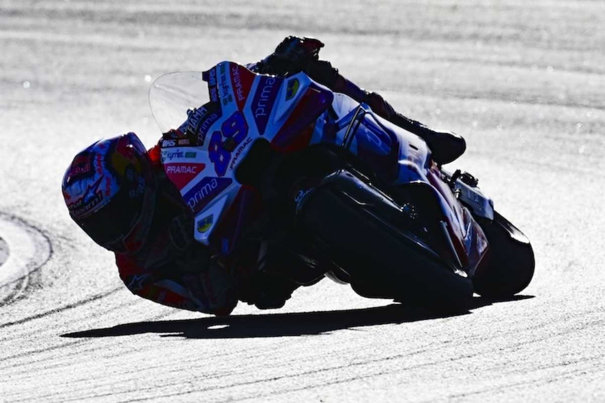 Kunst und Extremsport zugleich. Hang-off 2.0 erfordert den Einsatz des ganzen Körpers und damit spezielles Training