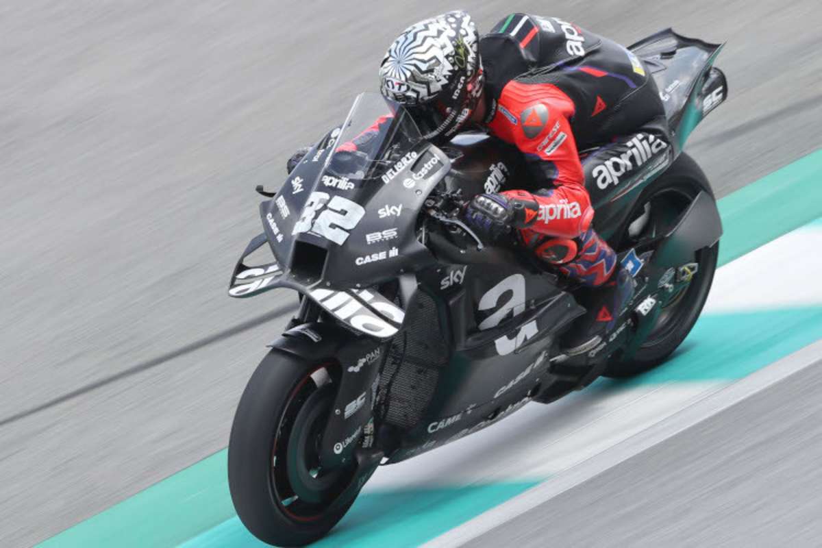 Wird im Paddock wegen der Form am Heck schon als Batmobil bezeichnet: Die Aprilia RS-GP von Lorenzo Savadori