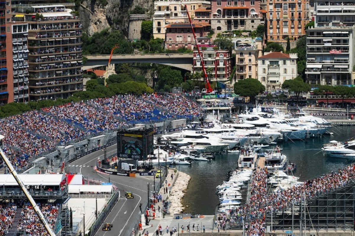 Die Schwimmbad-Passage