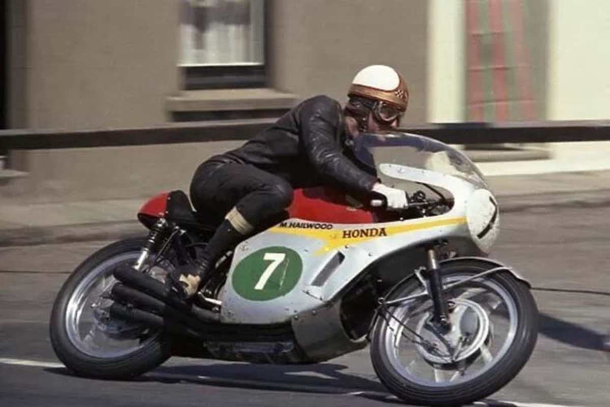Hailwood mit seiner Honda 1966 bei der TT