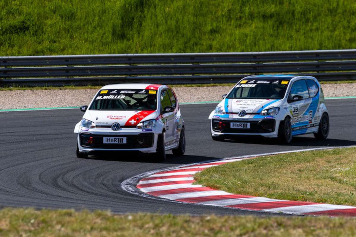 Der ADAC Tourenwagen Junior Cup überzeugte mit handfestem Markenpokalsport