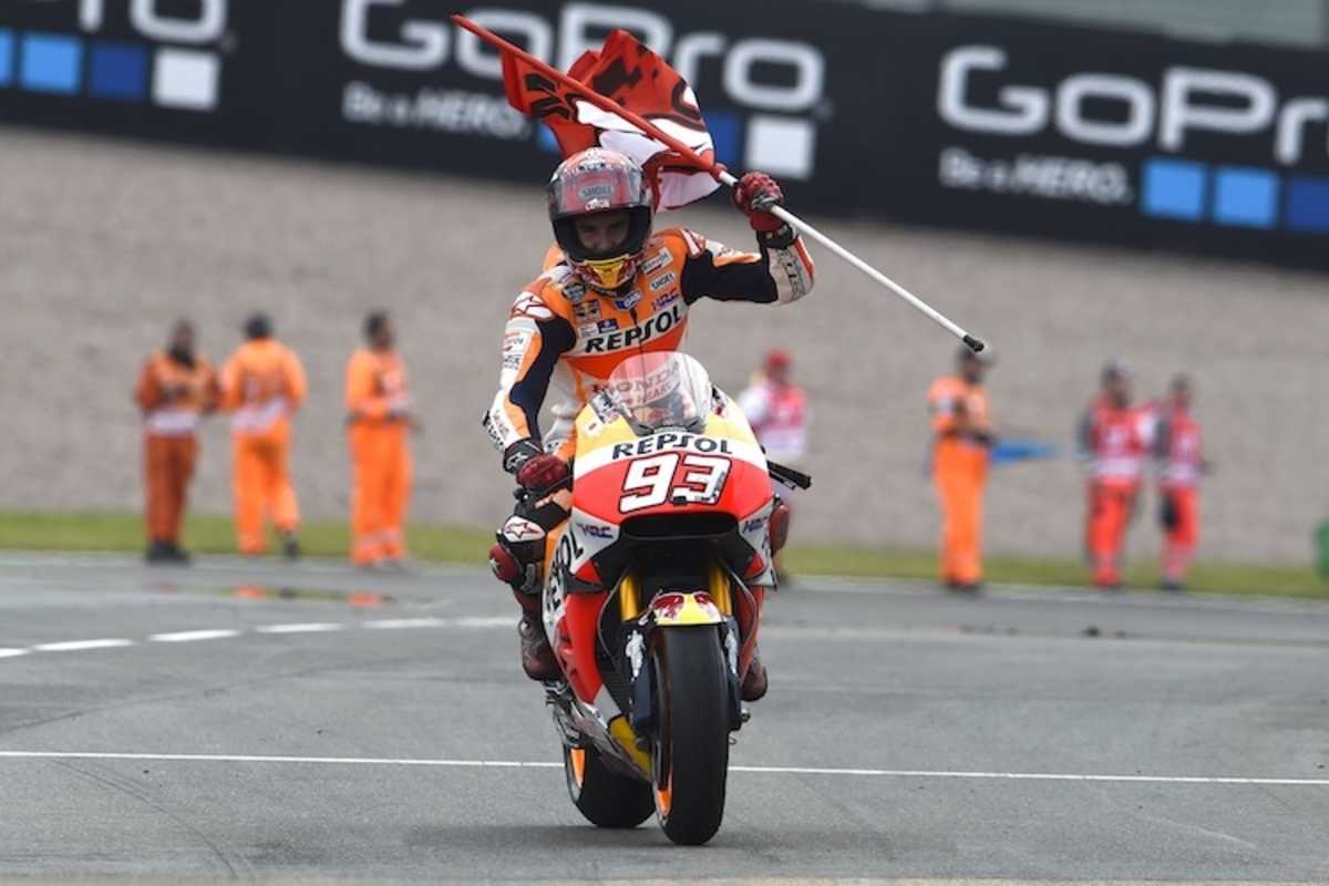 2016: Marc Marquez gewinnt episches Flag-to-Flag-Rennen