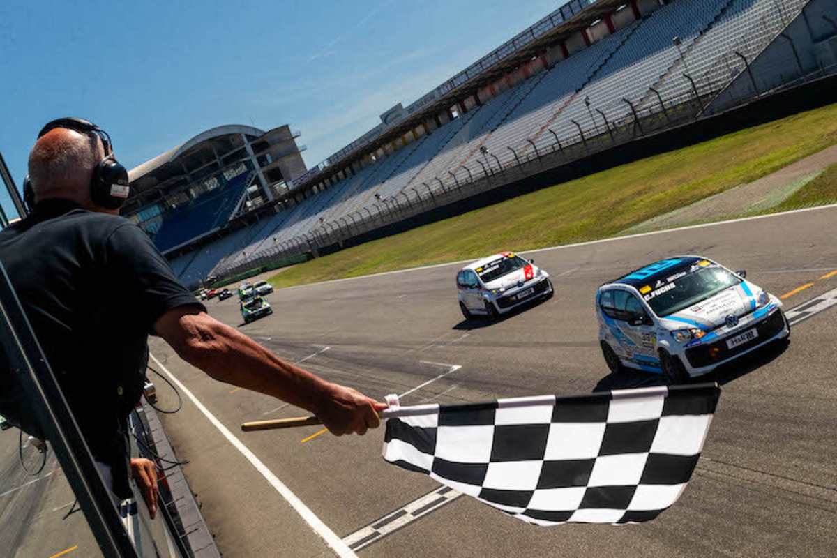 Cedric Fuchs gewann beide Rennen im ADAC Tourenwagen Junior Cup