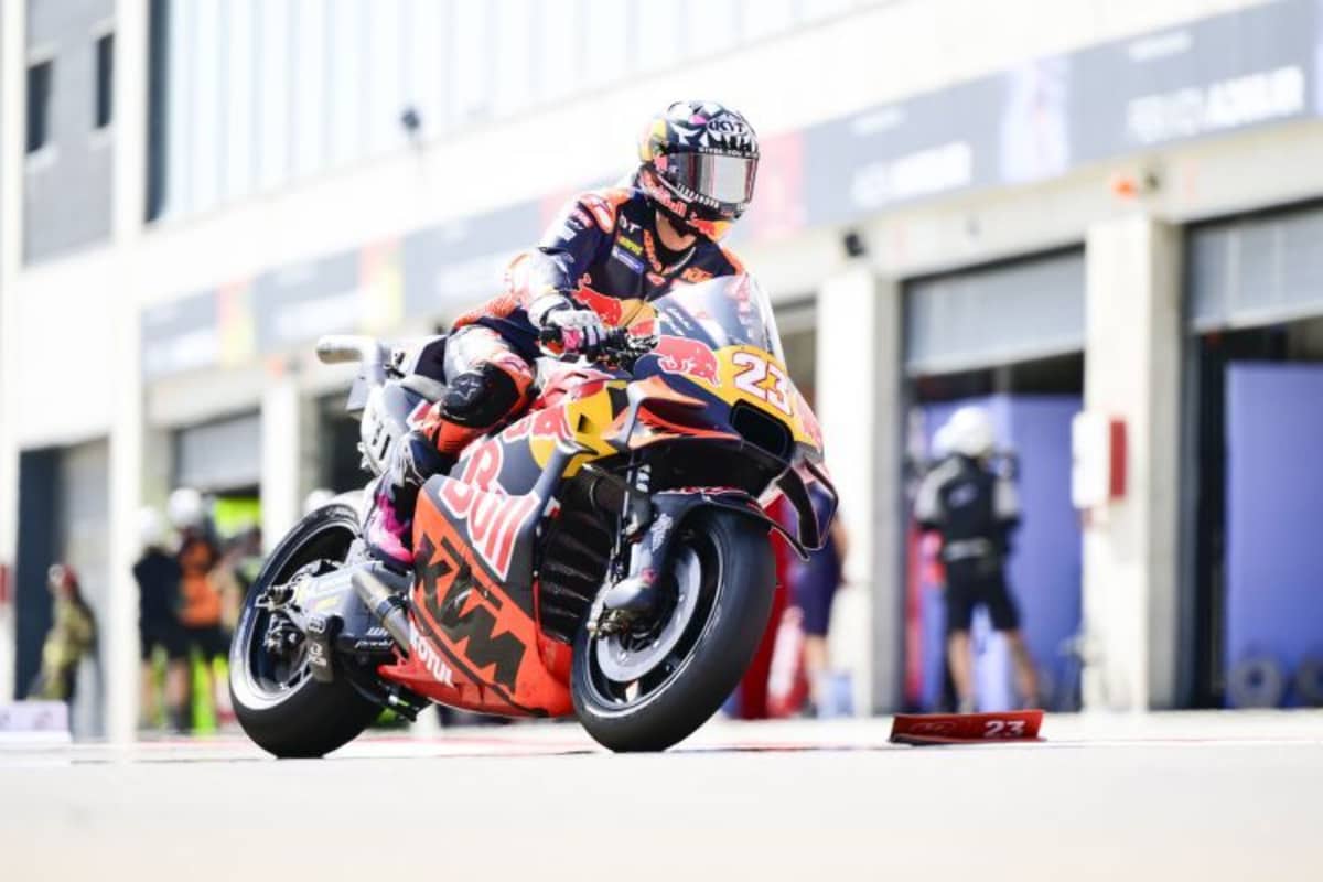 Enea Bastianini führt das Feld an