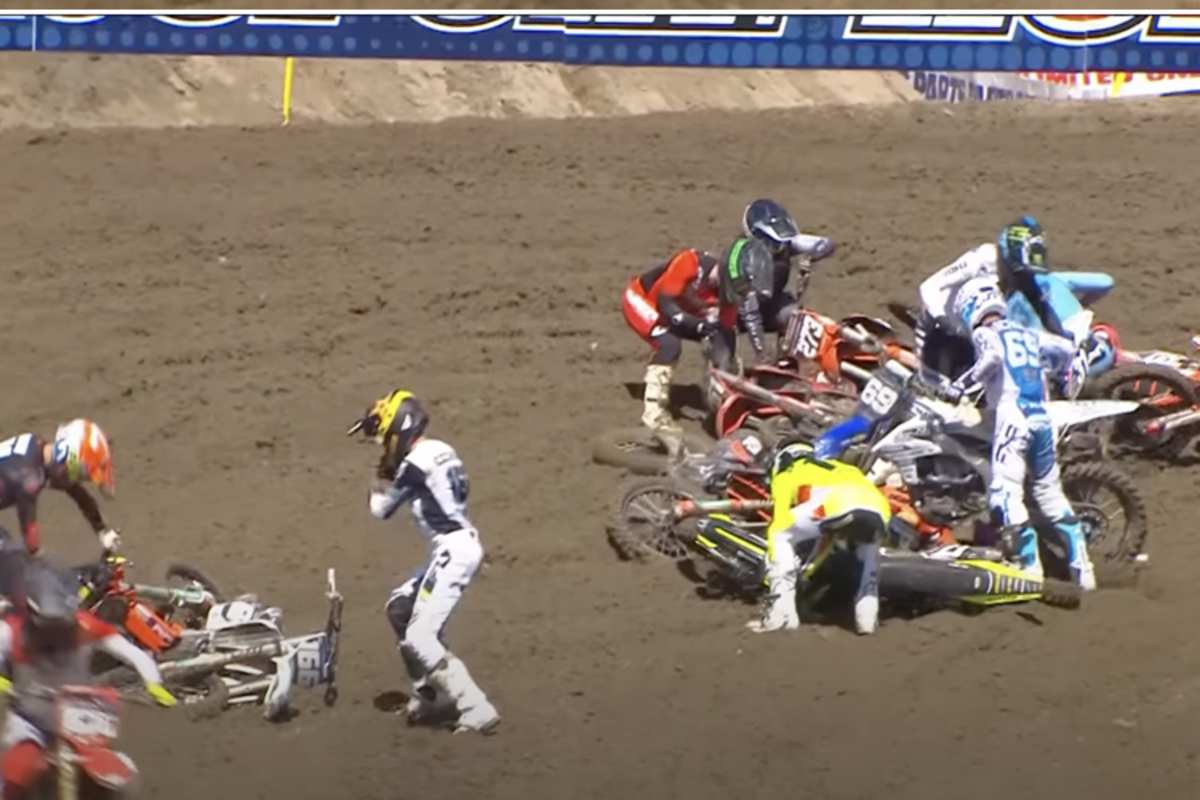 Der zweite Lauf begann mit einem Massencrash