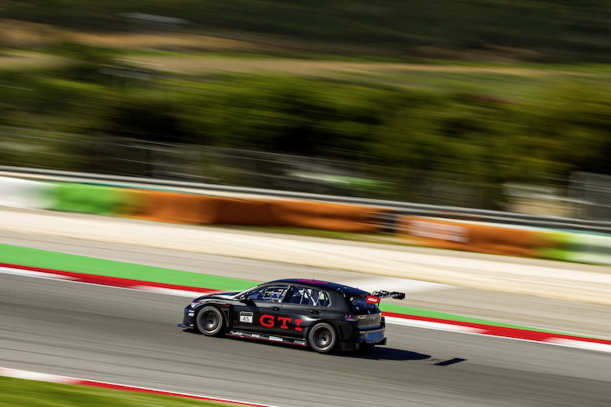 Der VW Golf GTI Clubsport 24h bei Testfahrten in Portimão