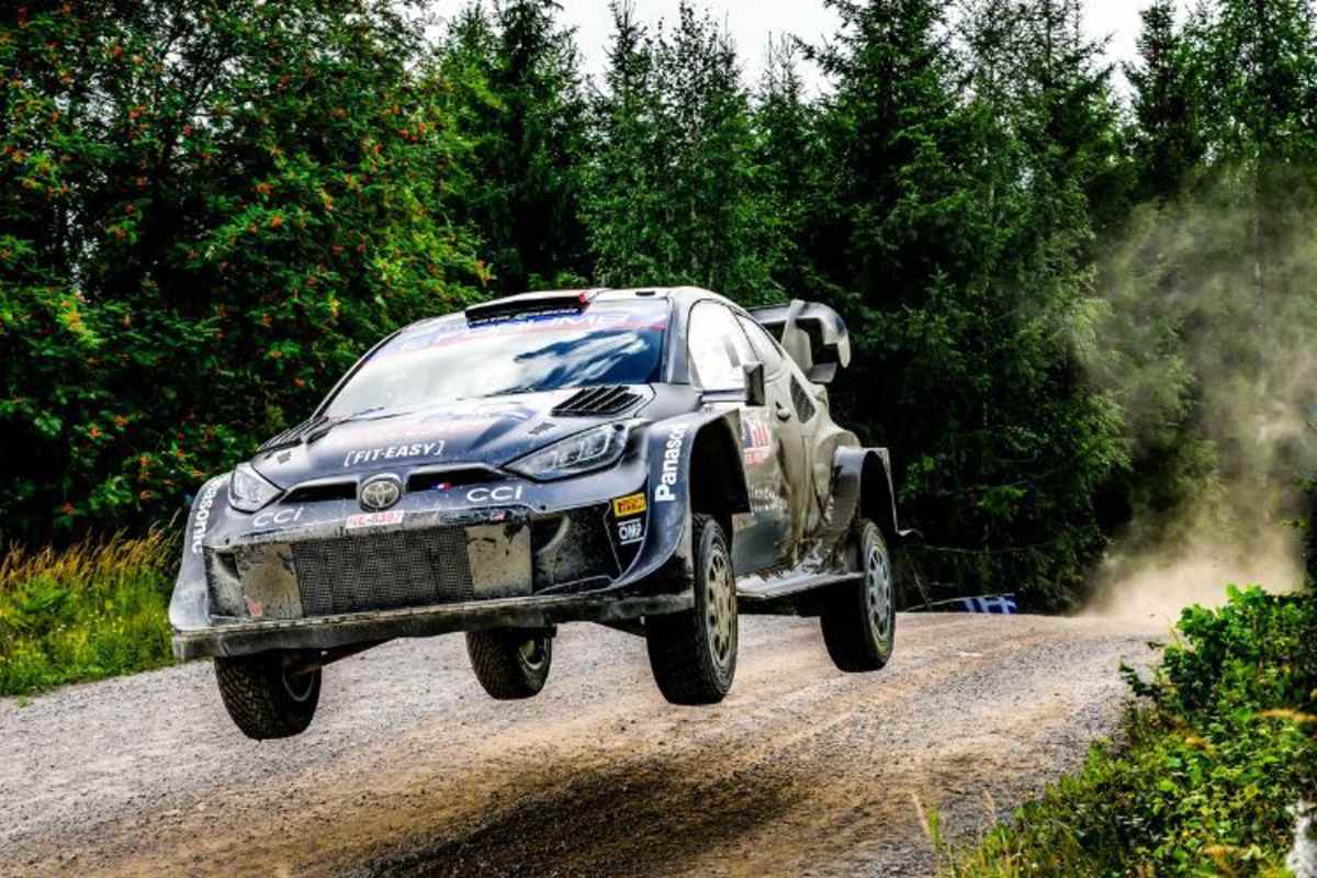 Toyota-Teilzeitarbeiter Sébastien Ogier triumphiert in Finnland