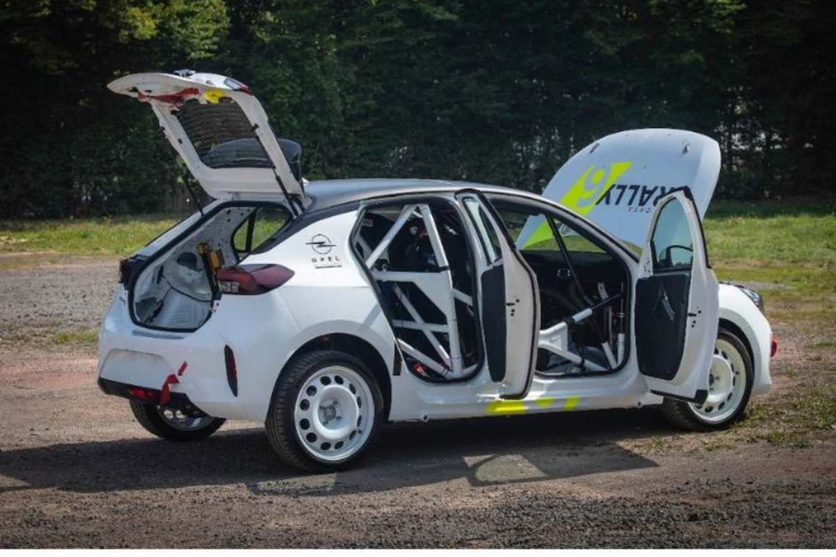 Tag der offenen Tür: Der 145-PS-Opel ist mit modernsten Sicherheitsfeatures ausgestattet