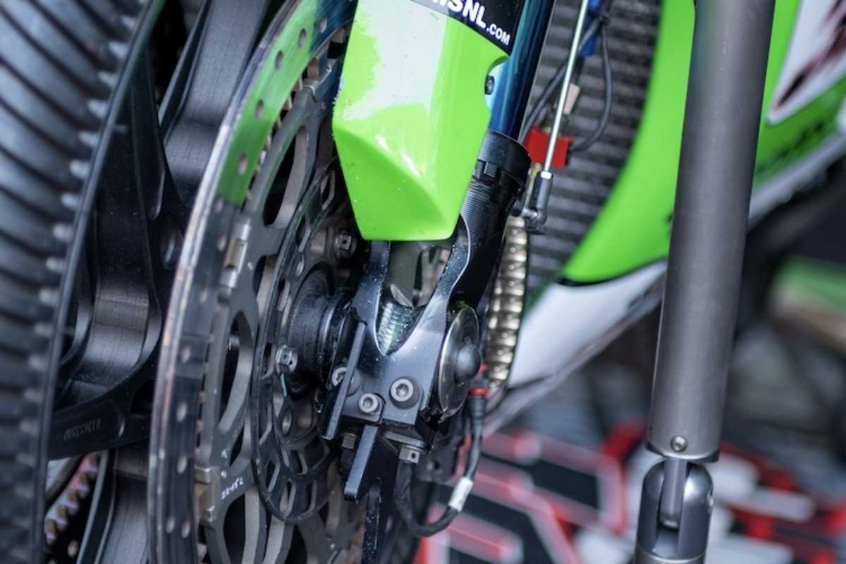 Showa verbaut sehr filigrane Gabelfüße