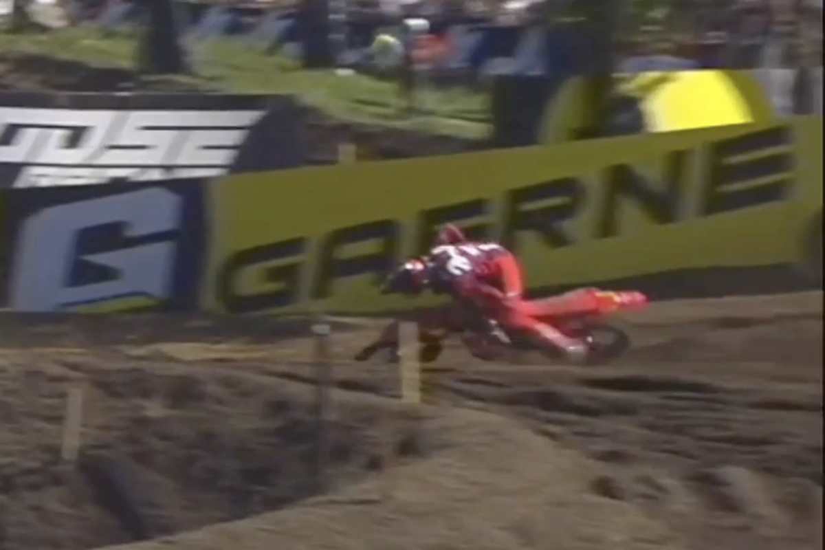 Tim Gajser stürzte beim Versuch, Jorge Prado abzufangen