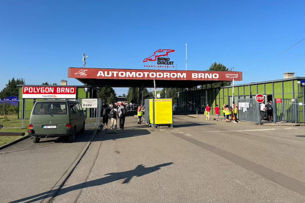 Retro-Charme schon am Eingangstor