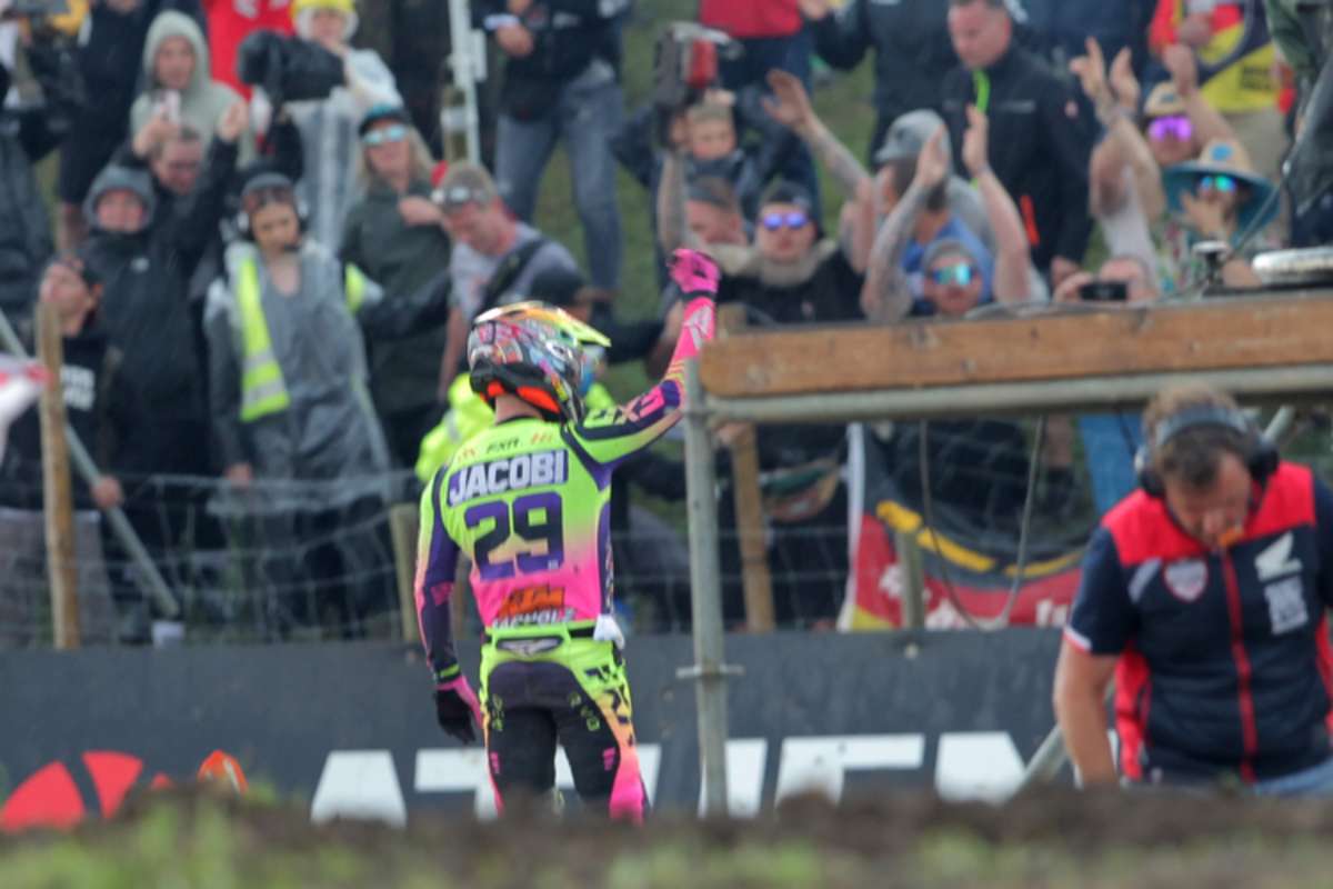 Henry Jacobi wird von den Fans gefeiert