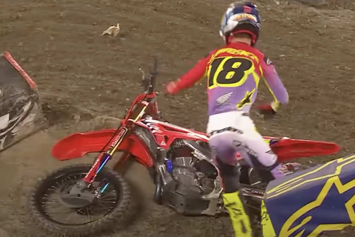 Jett Lawrence stürzte schon im ersten Finale von Anaheim-2