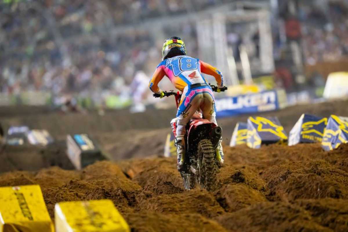 In den tiefen Spurrillen von Daytona