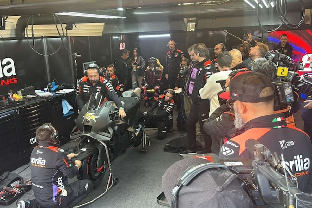 Letzte Abstimmung in der überfüllten Aprilia-Box