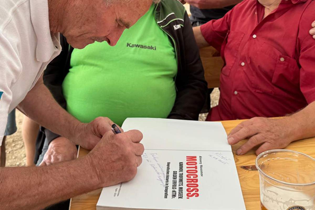 Vladimir Kavinov bei der Autogrammstunde