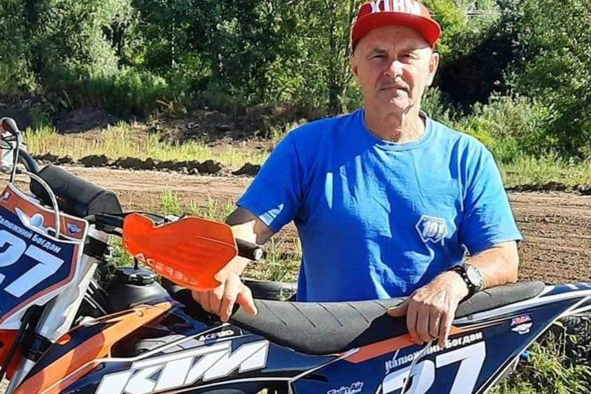 Gelegentlich fährt Kavinov noch immer, natürlich eine KTM