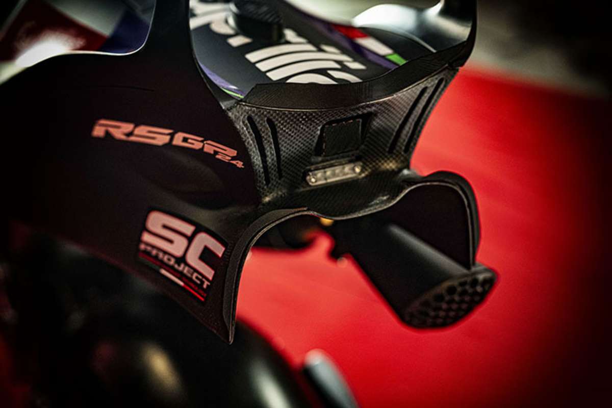 Markant: Das Heck mit seinen Aero-Devices.