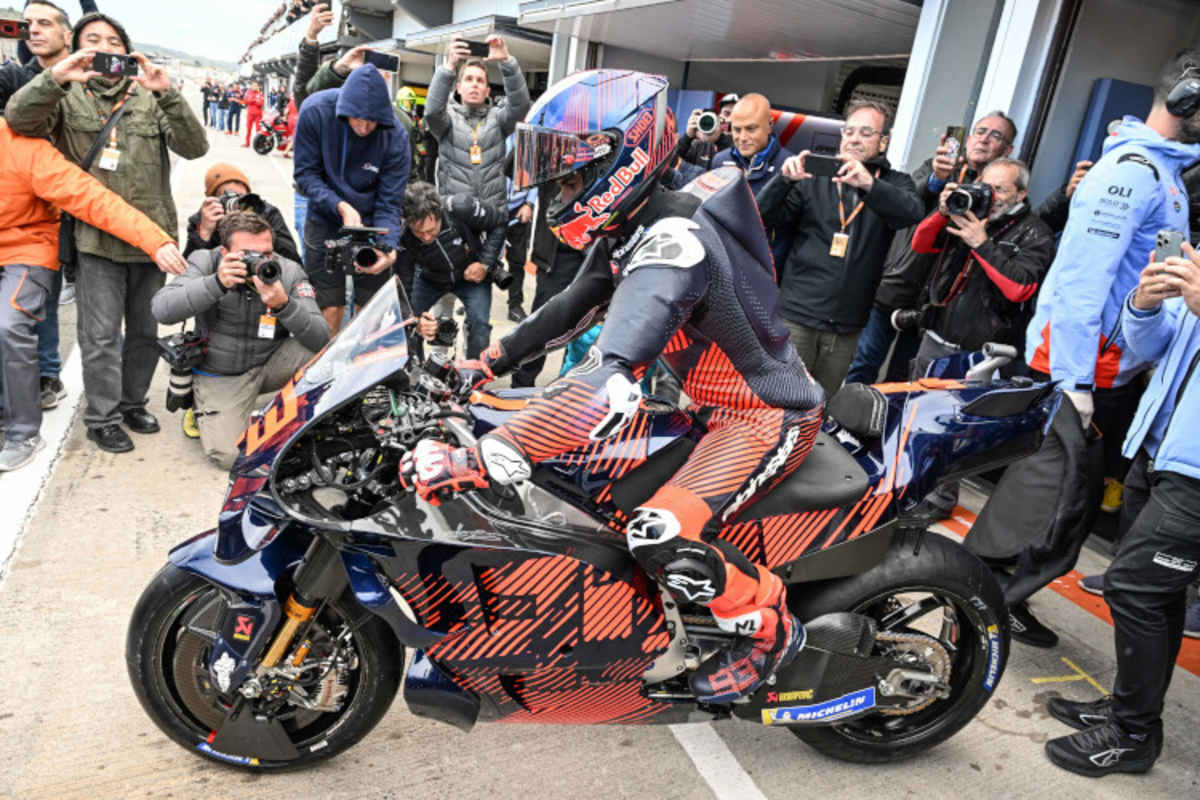 Am 28. November rollte Marc Márquez in Valencia erstmals aus der Gresini-Box