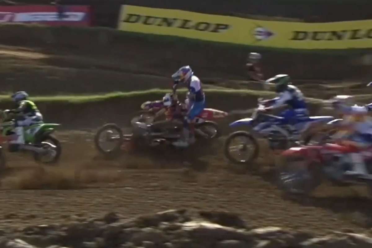 Prado überrollt die Honda von Valentin Guillod