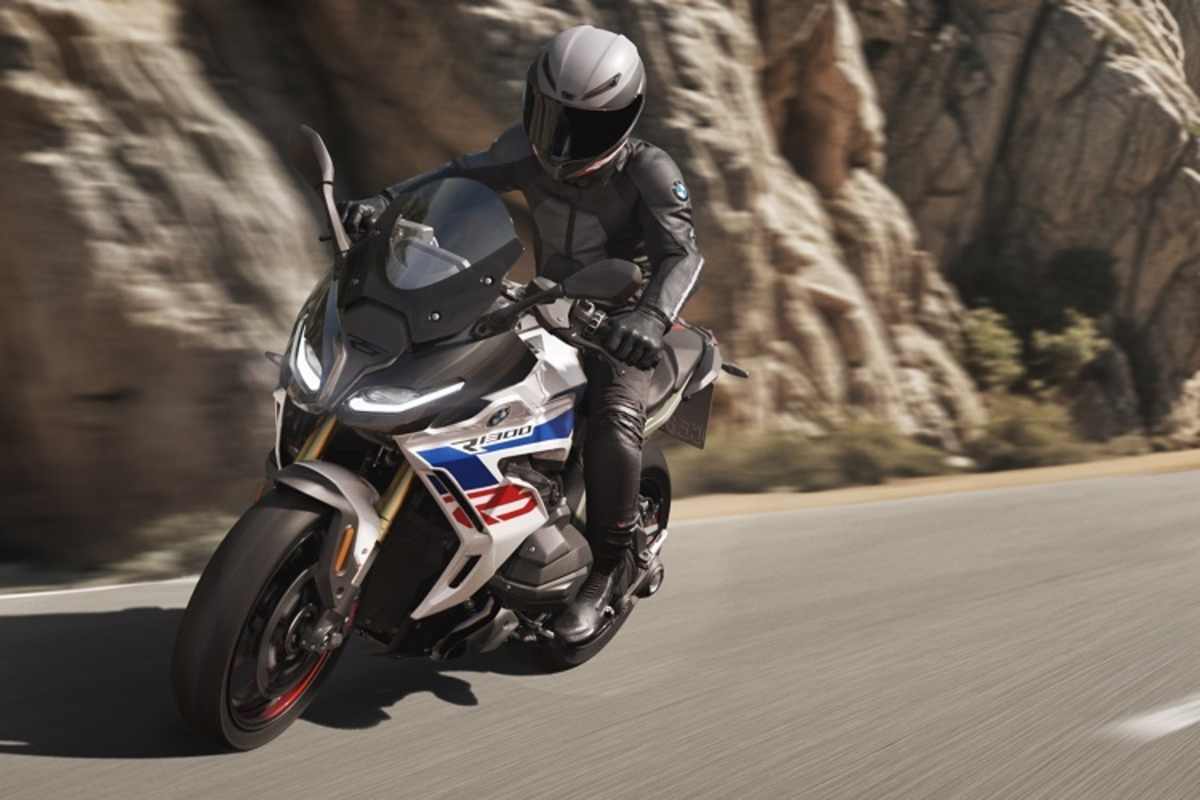 Sie siehtt aus, als könne man mit ihr die Kilometer rasant wegfressen: BMW R1300RS