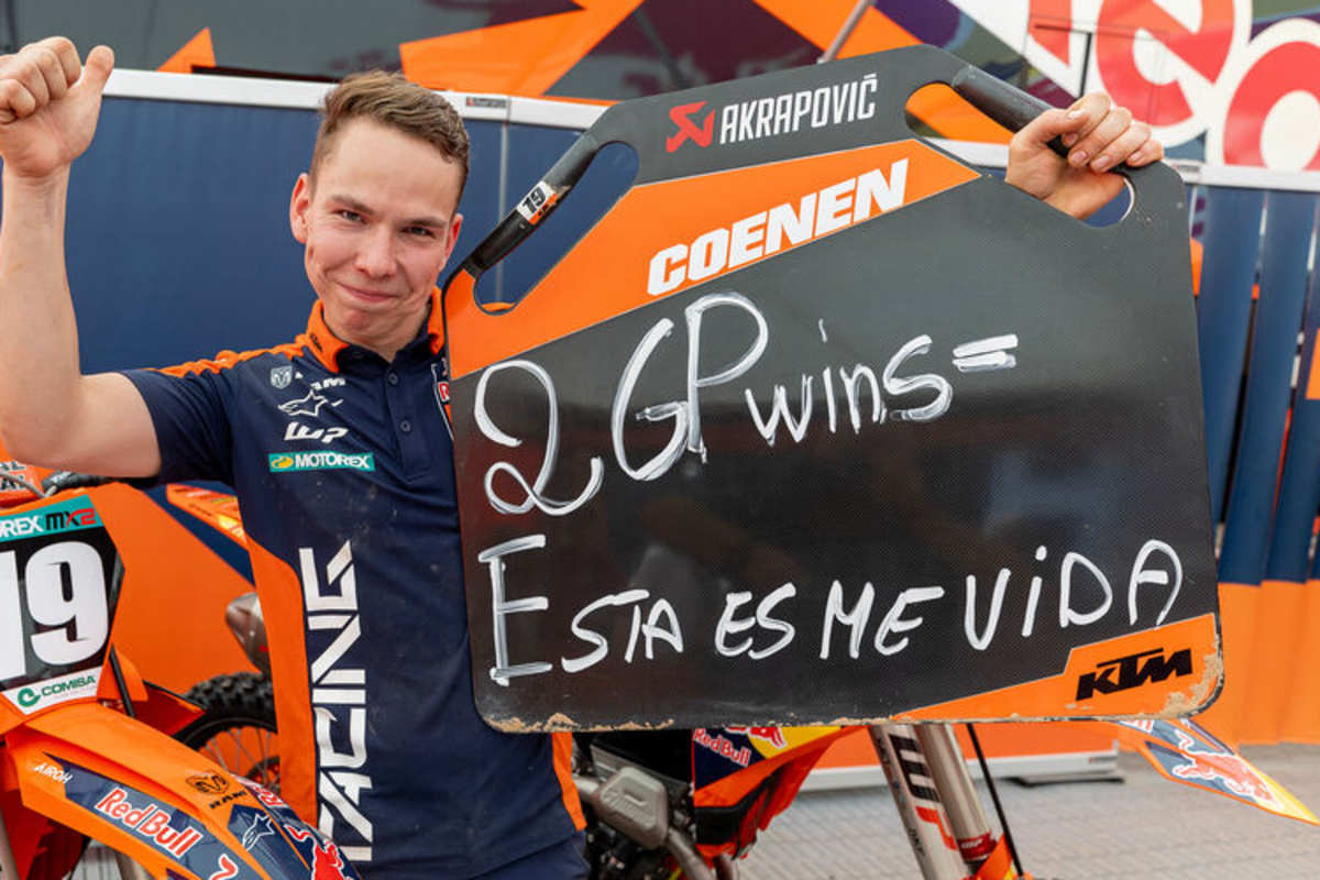 Das Team feiert den zweiten Grand-Prix-Sieg von Sacha Coenen