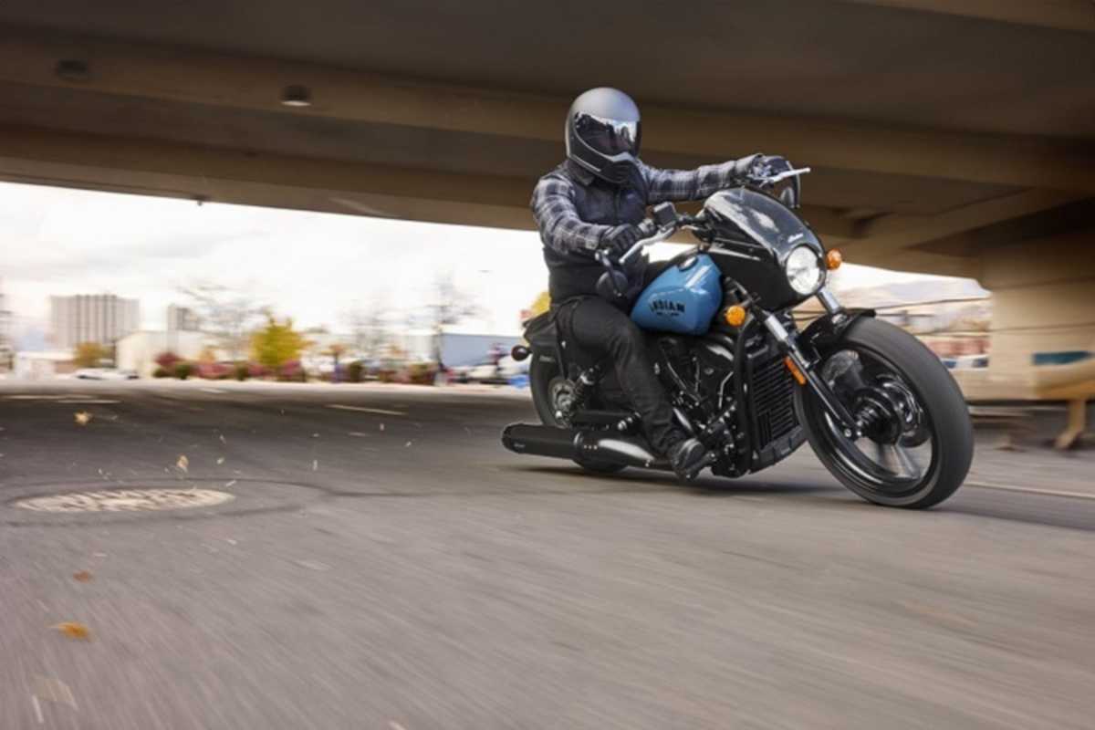 Indian Scout Sport - der Name verpflichtet (zur Schräglage)