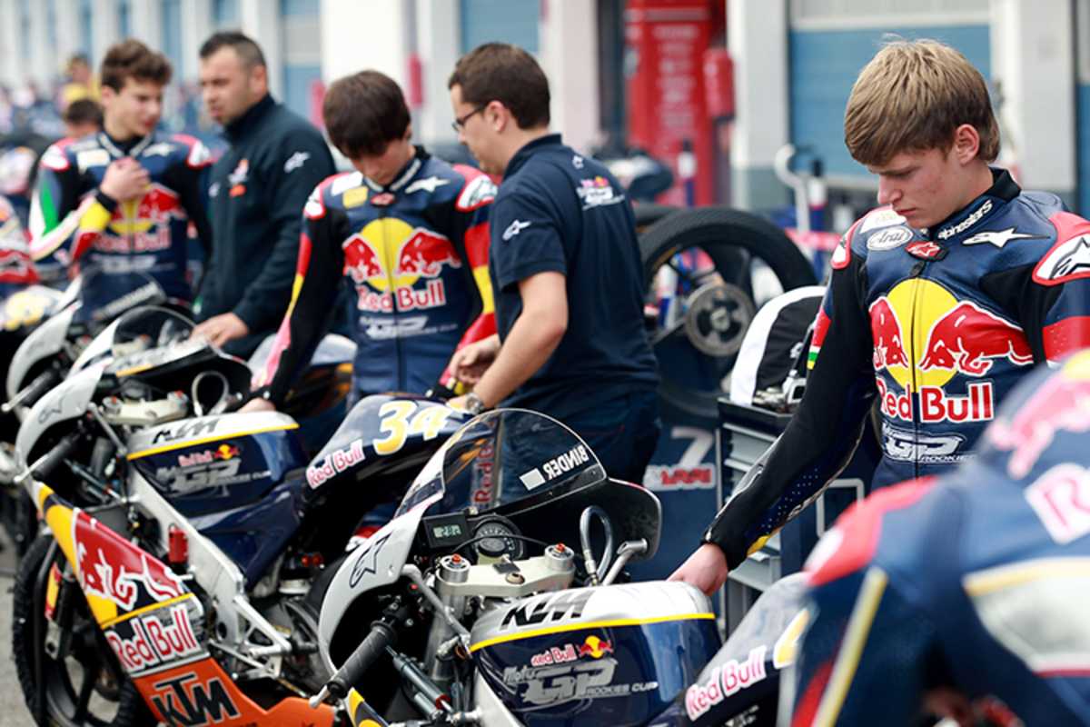 Wer erkennt ihn? Das ist Brad Binder als Red Bull Rookie.
