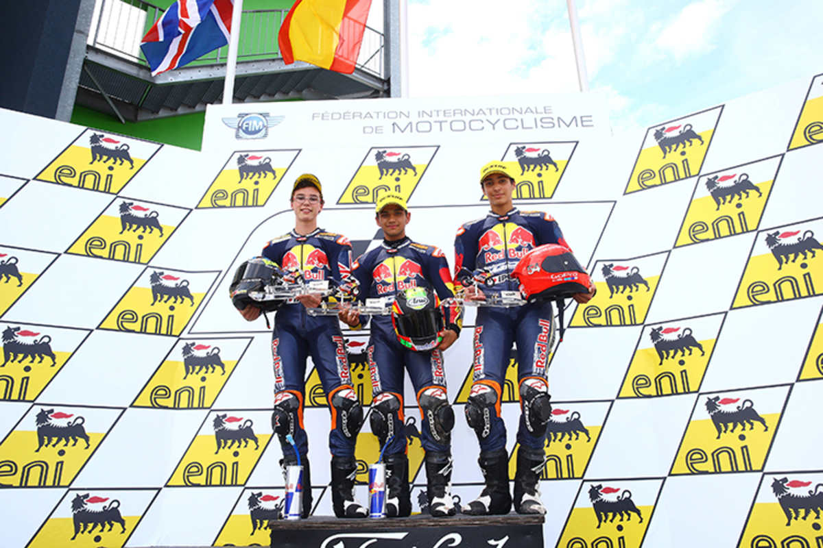 In der Mitte: Jorge Martin, links von ihm Toprak Razgatlioglu.