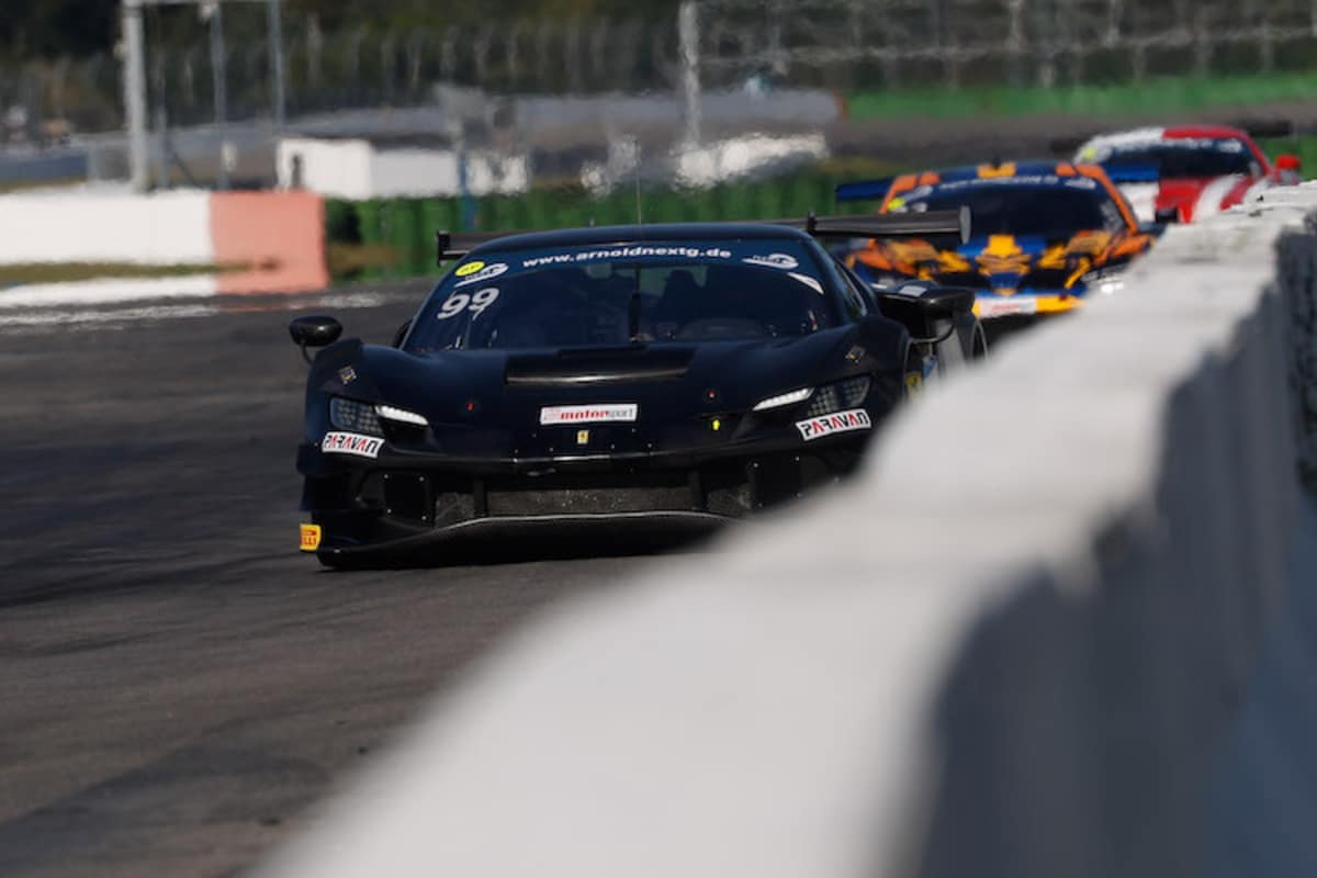 Luca Arnold feiert im racing one Ferrari 296 GT3 seinen ersten GTC Race-Sieg