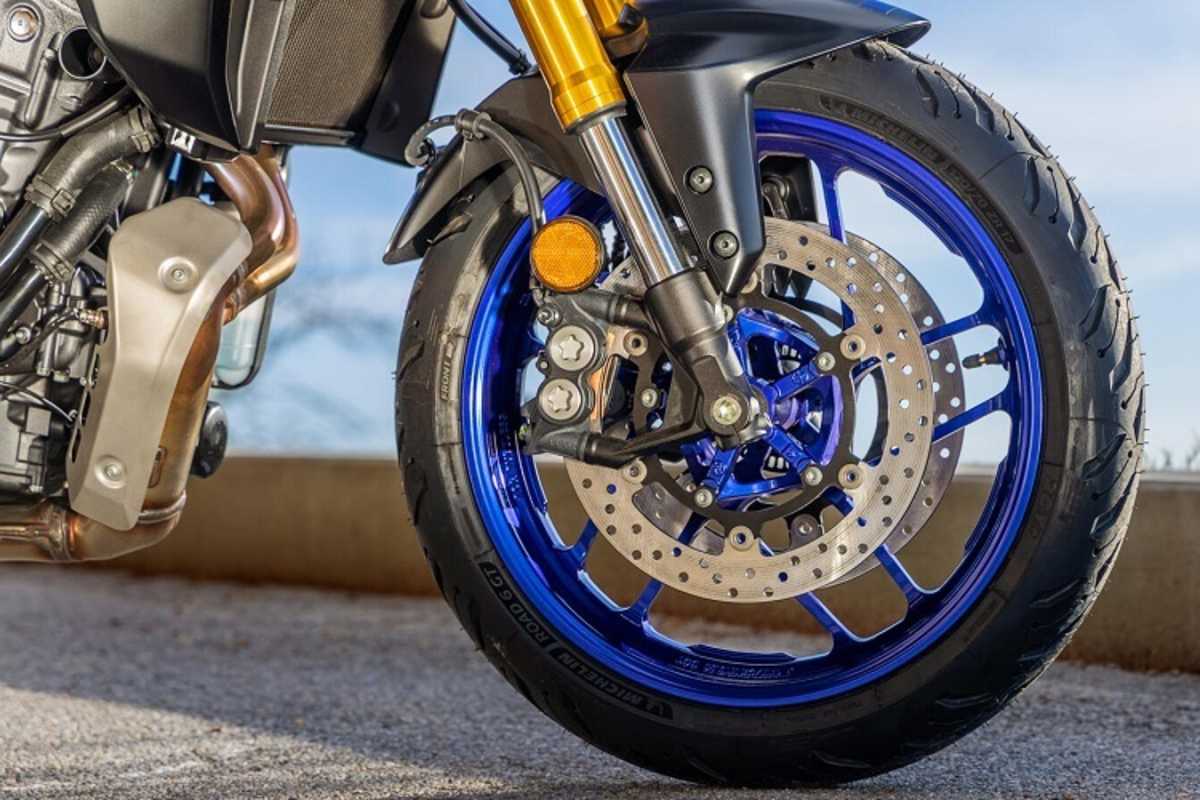 Neu: USD-Gabel, Radial-Bremszangen