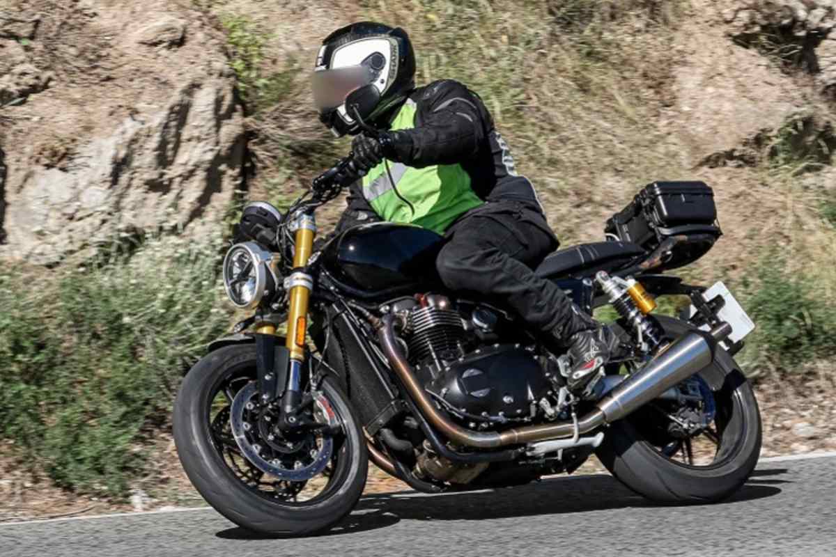 Brembo-Bremszangen des Typs Stylema, Bereifung Metzeler Racetec RR: Das braucht es nur, wenn damit sportlich gefahren werden soll