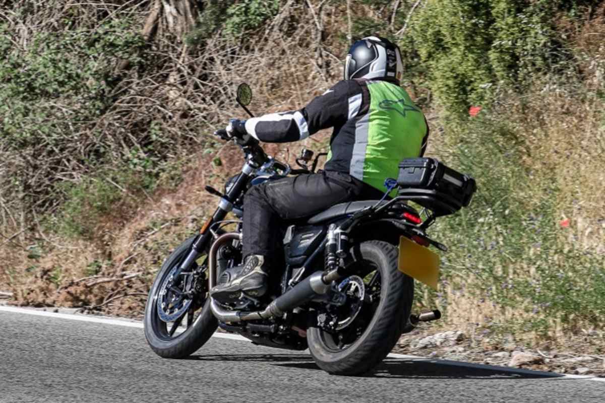 Schalldämpfer im Peashooter-Design und zierlichere Leuchten am Heck