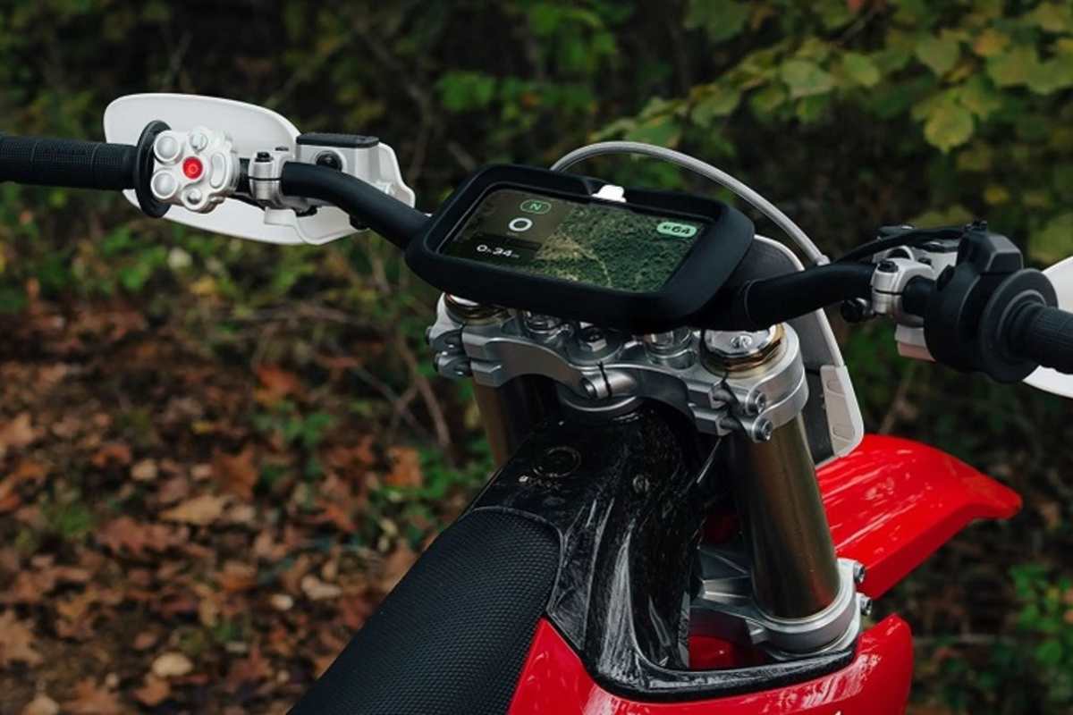 Offroad-Navigation integriert ins Display auf dem Lenker