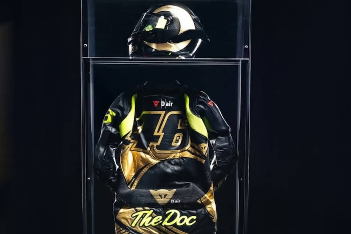 Das Rossi-Outfit kommt mit einer speziellen Vitrinie