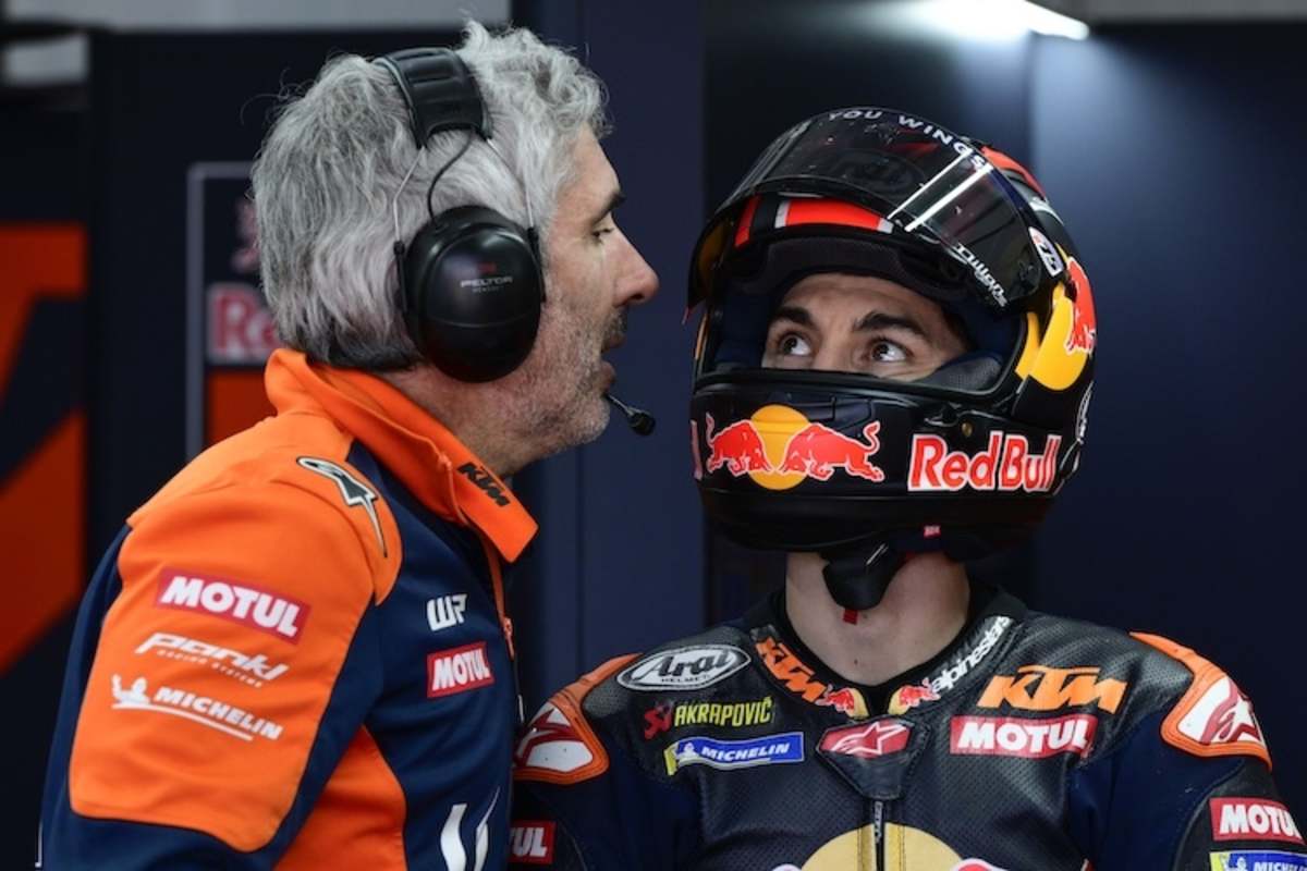 KTM-Tech3-Pilot Maverick Vinales mit Crew-Chief Manuel Cazeaux