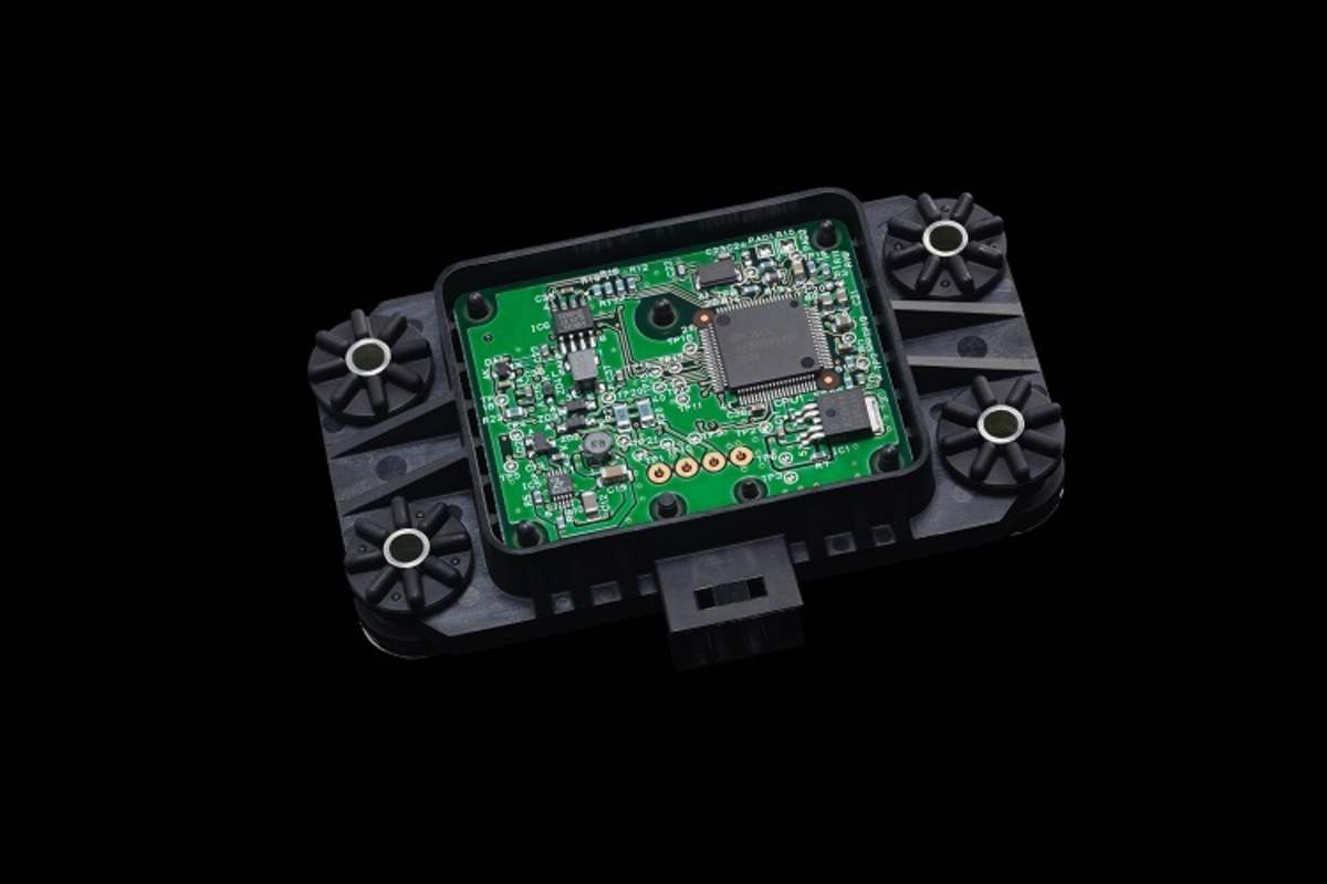 Sechsaches-Gyrosensor: Dieses Kästchen weiss immer, was das Motorrad gerade macht, und ergreift nötigenfalls Massnahmen zum Wohle des Fahrers