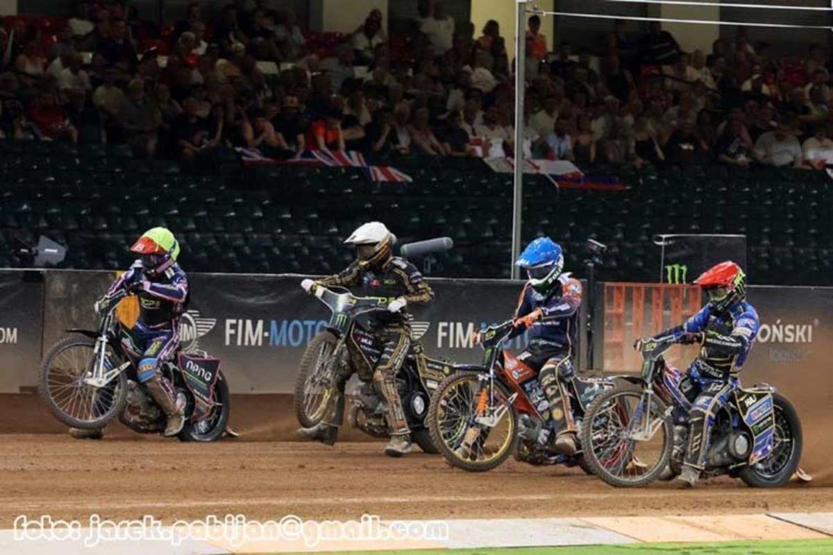 Michelsen, Holder, Thomsen, Flint