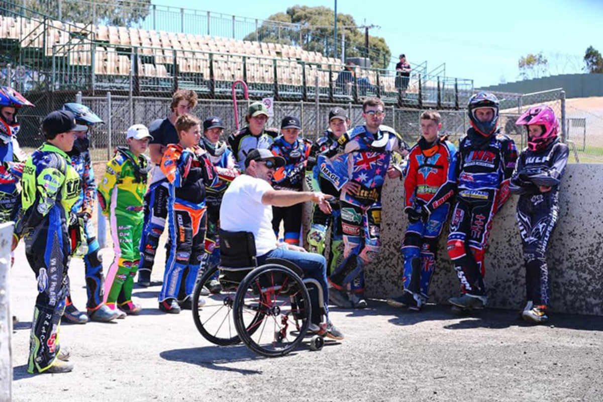 Leigh Adams im Rollstuhl