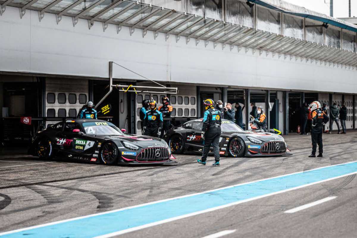  Die beiden HRT-Mercedes