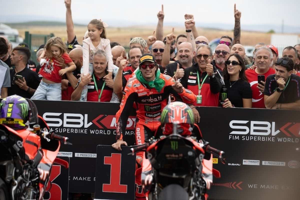 Nicolò Bulega gewinnt das Rennen