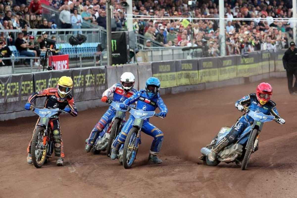 Zmarzlik, Michelsen, Lambert, Bewley