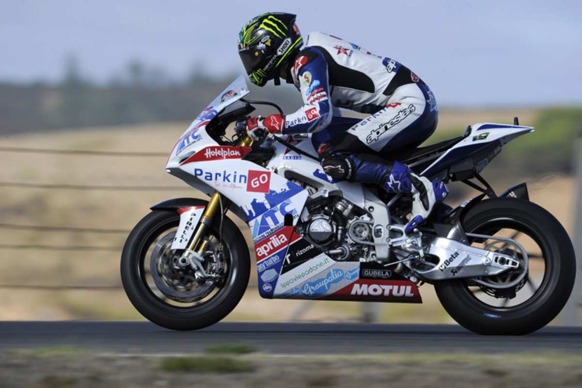 2011 gewann Chaz Davies auf Aprilia ein Superbike-Rennen für ParkinGO